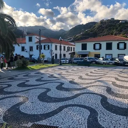 Casa Dona Teresa Ubytování v soukromí Santa Cruz (Madeira)